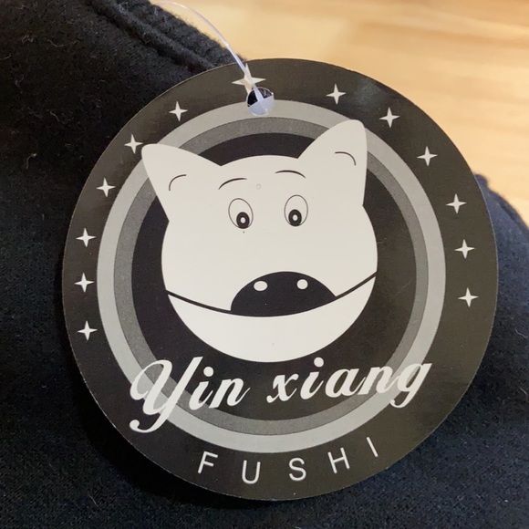 Black Cat Sweatshirt Yin Xiang Fushi. NWT. - Picture 2 of 2